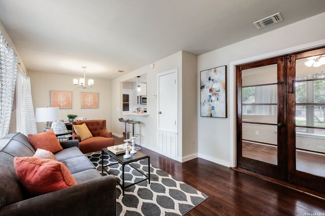 623 Freiling, San Antonio, TX 78213
