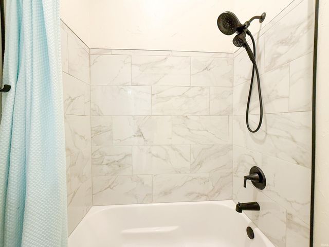 4 Boulder Court, Nappanee, IN 46550