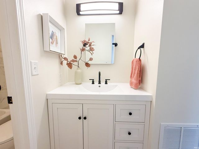 4 Boulder Court, Nappanee, IN 46550