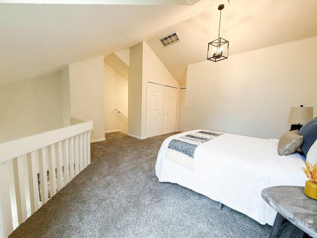 4 Boulder Court, Nappanee, IN 46550