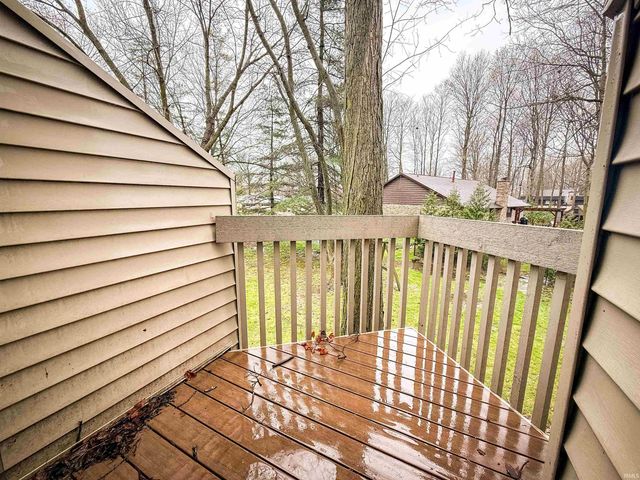 4 Boulder Court, Nappanee, IN 46550