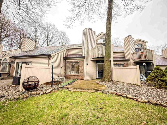 4 Boulder Court, Nappanee, IN 46550