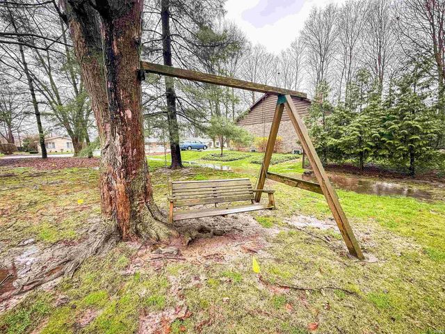 4 Boulder Court, Nappanee, IN 46550