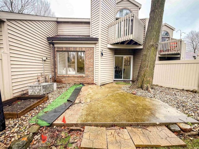 4 Boulder Court, Nappanee, IN 46550