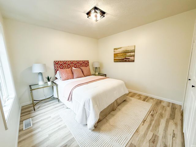 4 Boulder Court, Nappanee, IN 46550