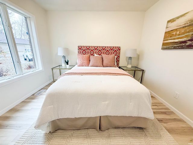 4 Boulder Court, Nappanee, IN 46550