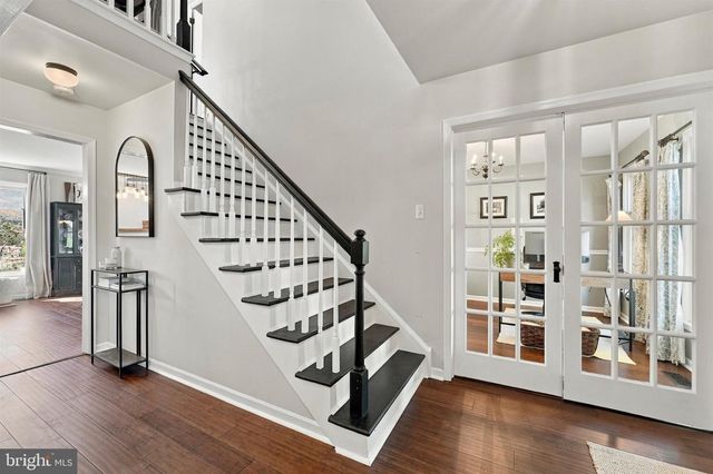 19 DIAMOND DR, Newtown, PA 18940