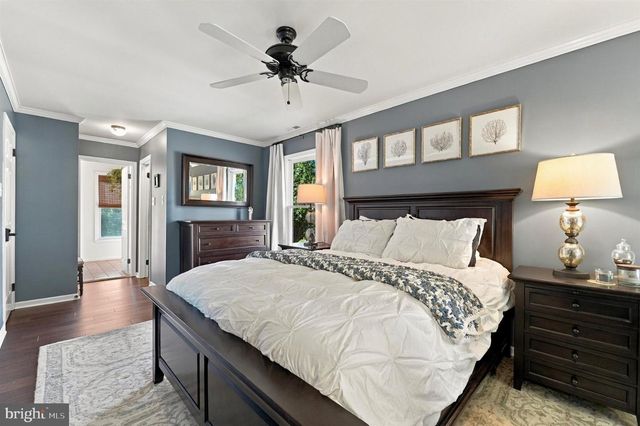 19 DIAMOND DR, Newtown, PA 18940