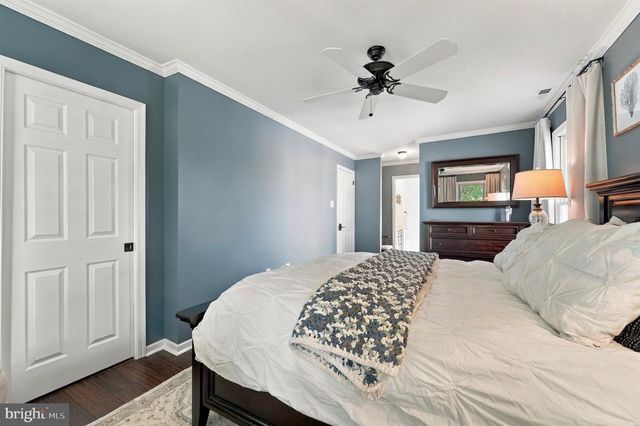 19 DIAMOND DR, Newtown, PA 18940