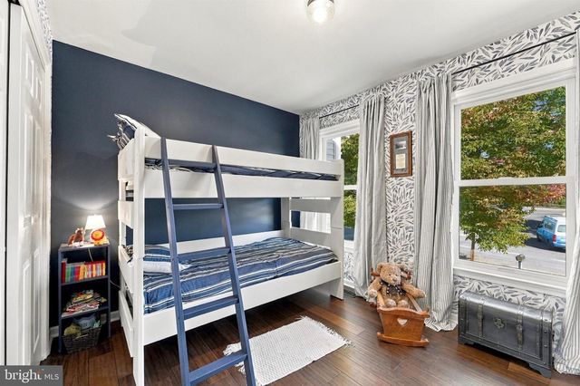 19 DIAMOND DR, Newtown, PA 18940