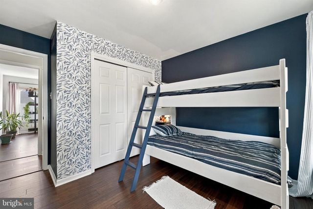 19 DIAMOND DR, Newtown, PA 18940