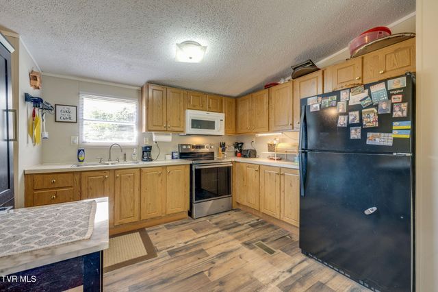 2588 Carters Valley Road, Surgoinsville, TN 37873