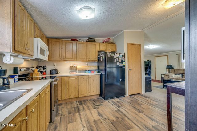 2588 Carters Valley Road, Surgoinsville, TN 37873