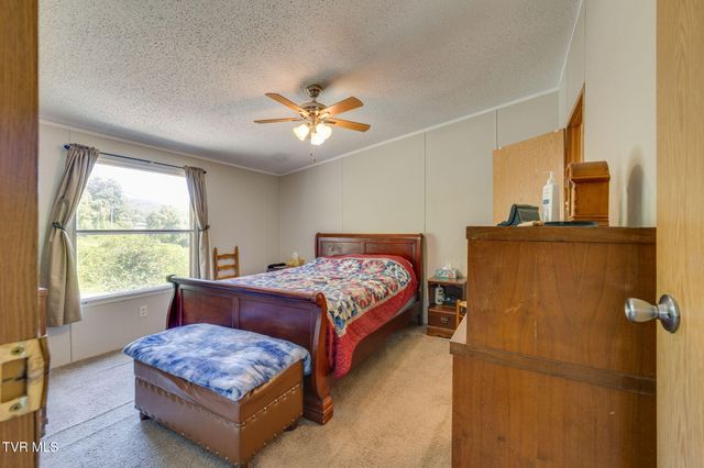 2588 Carters Valley Road, Surgoinsville, TN 37873