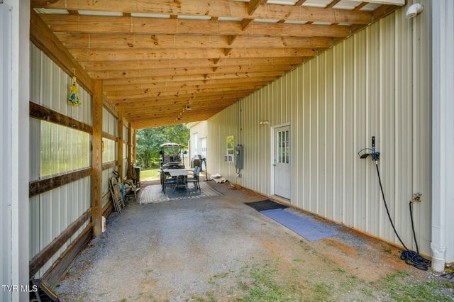 2588 Carters Valley Road, Surgoinsville, TN 37873