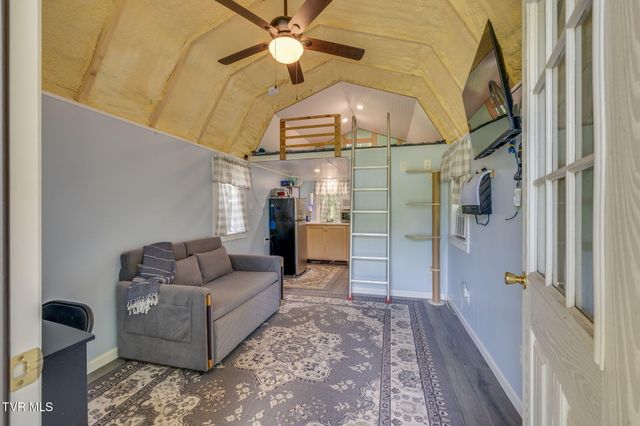 2588 Carters Valley Road, Surgoinsville, TN 37873