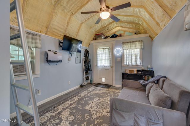 2588 Carters Valley Road, Surgoinsville, TN 37873