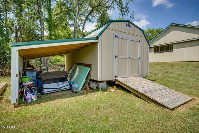 2588 Carters Valley Road, Surgoinsville, TN 37873