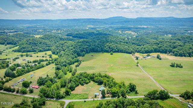 2588 Carters Valley Road, Surgoinsville, TN 37873