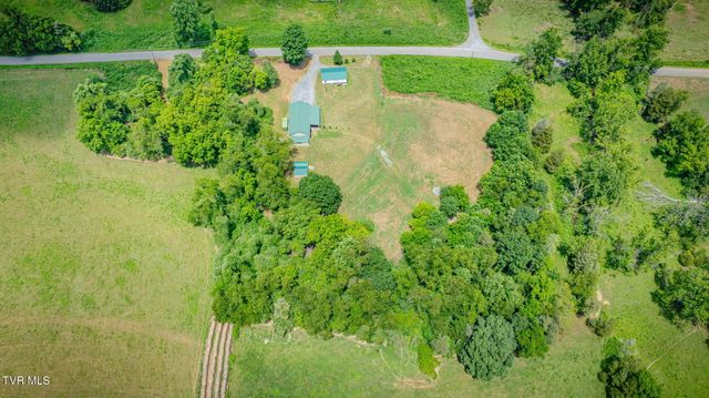 2588 Carters Valley Road, Surgoinsville, TN 37873