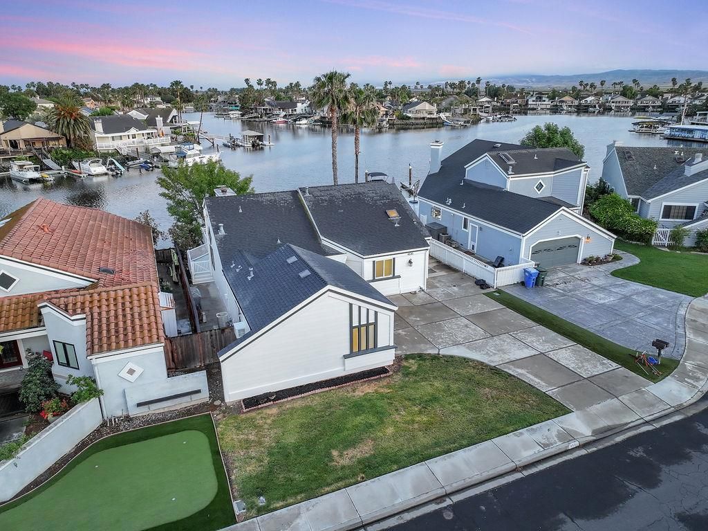 Image 26 of property listing at 4630 Spinnaker Way, Discovery Bay, CA 94505