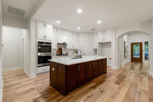 7805 Crandall RD, Austin, TX 78739