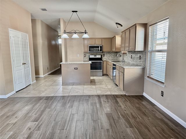 6721 Waterlilly Drive, Arlington, TX 76002