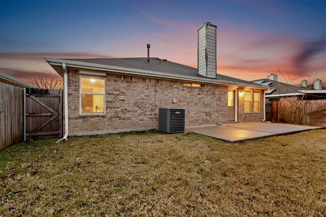 6721 Waterlilly Drive, Arlington, TX 76002