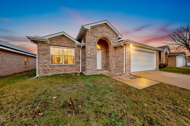 6721 Waterlilly Drive, Arlington, TX 76002