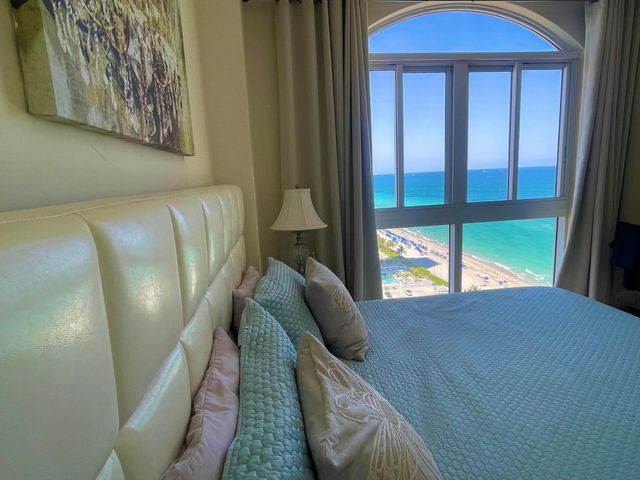 2080 S Ocean Drive Ph8, Hallandale Beach, FL 33009