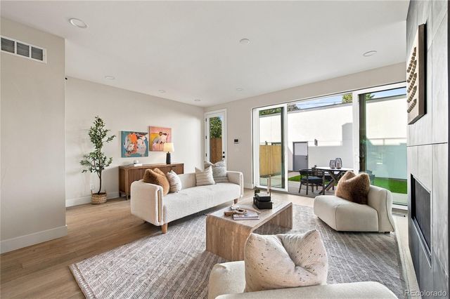 831 S Washington Street, Denver, CO 80209
