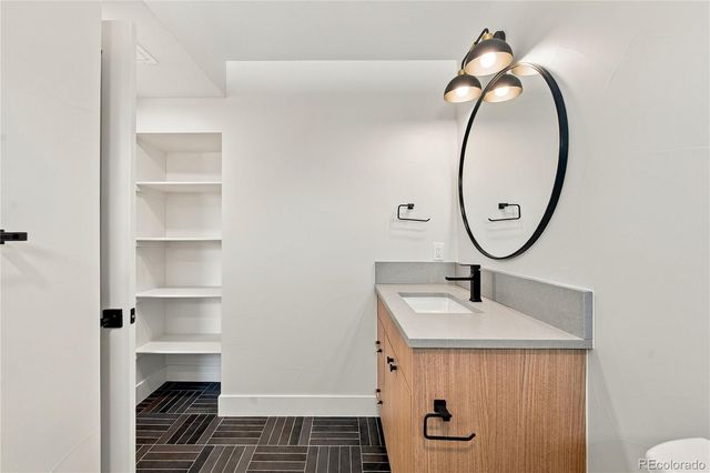 831 S Washington Street, Denver, CO 80209