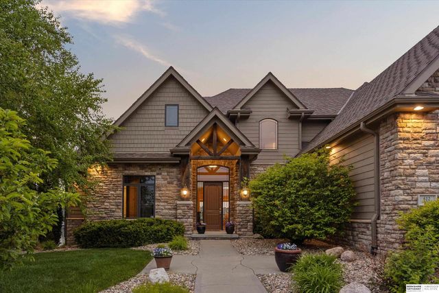 612 S 249th Circle, Waterloo, NE 68069