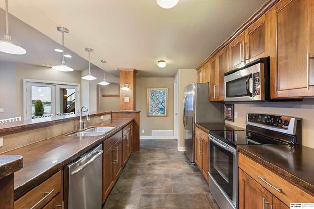 612 S 249th Circle, Waterloo, NE 68069