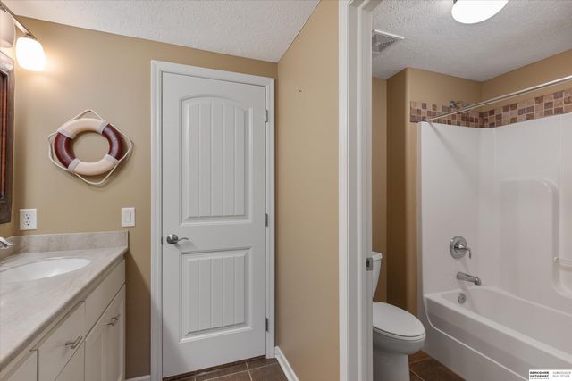 612 S 249th Circle, Waterloo, NE 68069