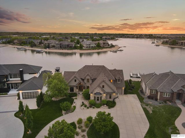 612 S 249th Circle, Waterloo, NE 68069