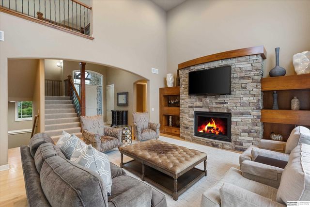 612 S 249th Circle, Waterloo, NE 68069