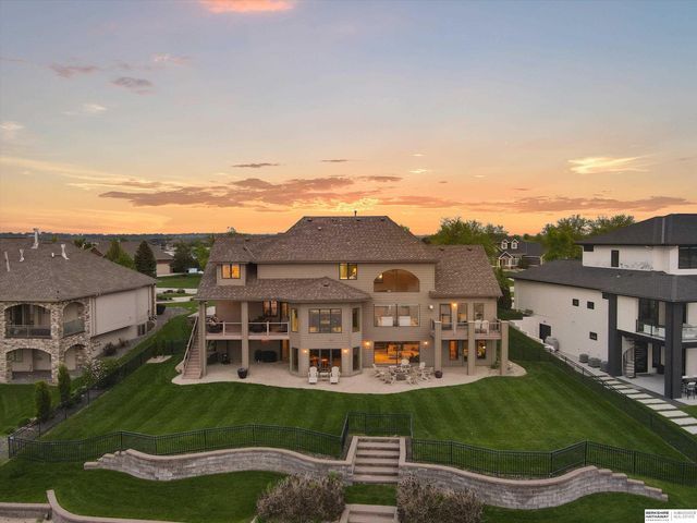 612 S 249th Circle, Waterloo, NE 68069