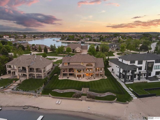 612 S 249th Circle, Waterloo, NE 68069