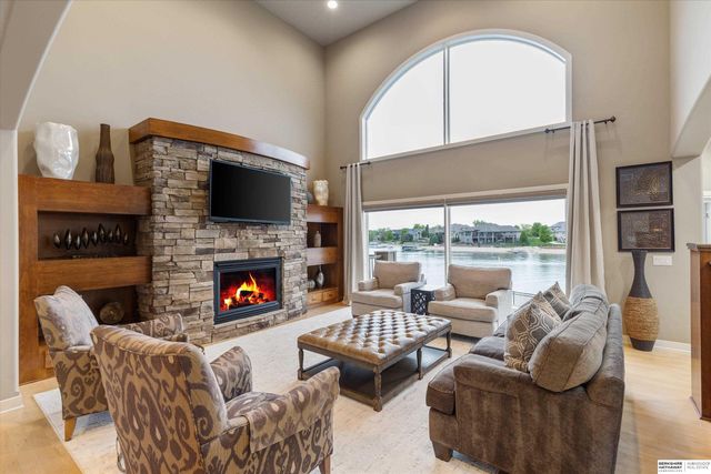 612 S 249th Circle, Waterloo, NE 68069