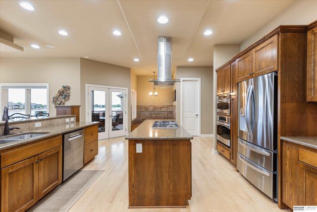 612 S 249th Circle, Waterloo, NE 68069