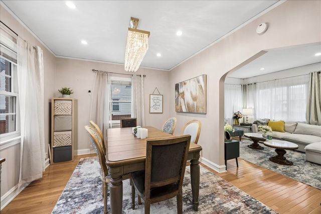 289 Oxford Road, Des Plaines, IL 60016