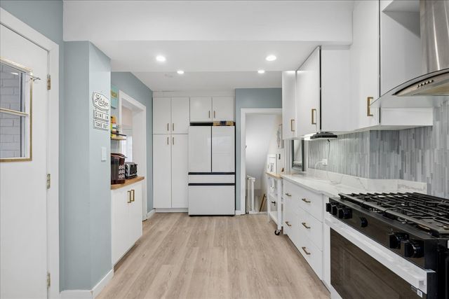 289 Oxford Road, Des Plaines, IL 60016