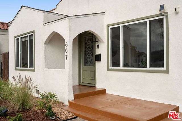 607 W 111th Place, Los Angeles, CA 90044