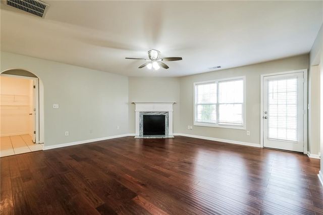 3352 Summit Creek Lane, Loganville, GA 30052