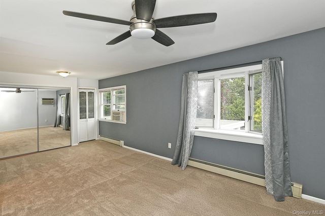 4 Ida Lane, North Babylon, NY 11703