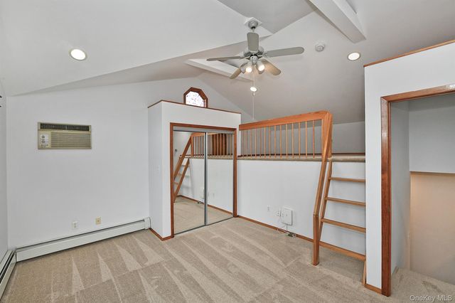 4 Ida Lane, North Babylon, NY 11703