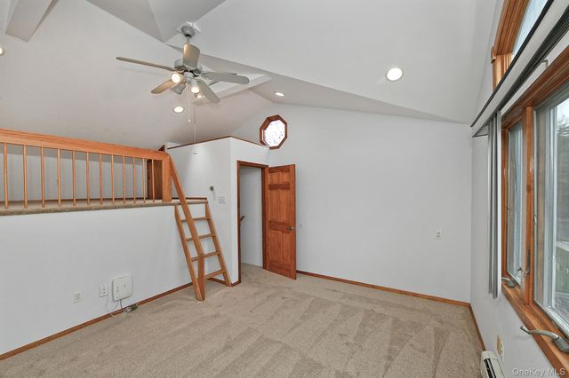 4 Ida Lane, North Babylon, NY 11703