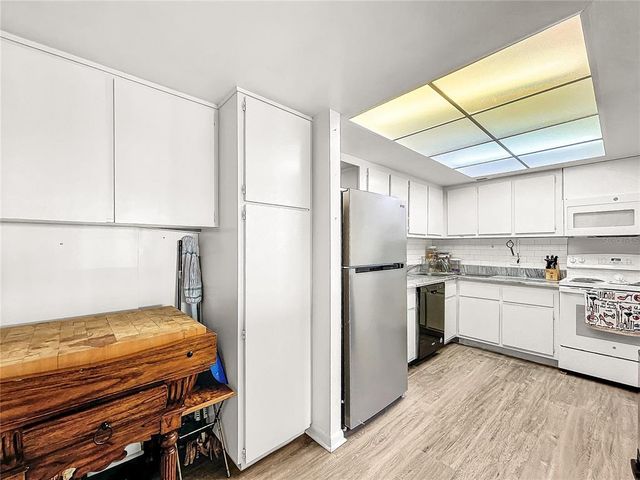 830 S GULFVIEW BOULEVARD 305, Clearwater Beach, FL 33767