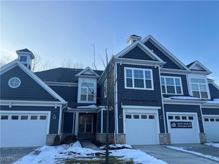510 Port Side Drive, Avon Lake, OH 44012